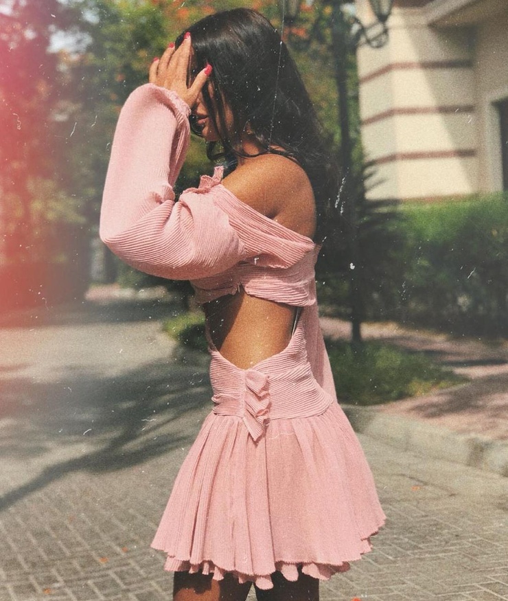 Yazmin Oukhellou