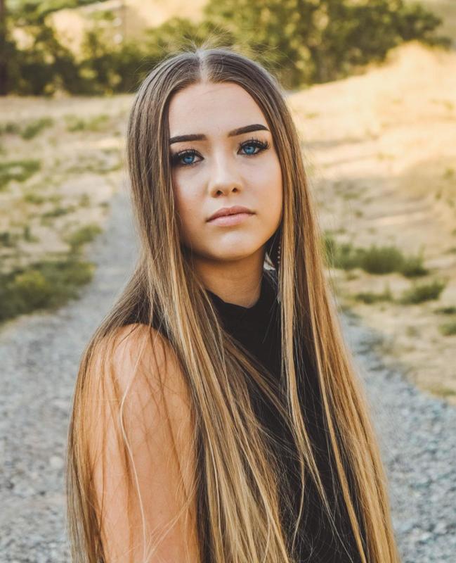 Picture of Allie Harding