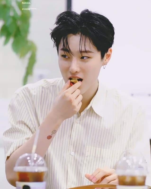 Seungyoun (UNIQ)