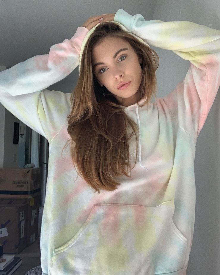 Carmella Rose Carmella Rose