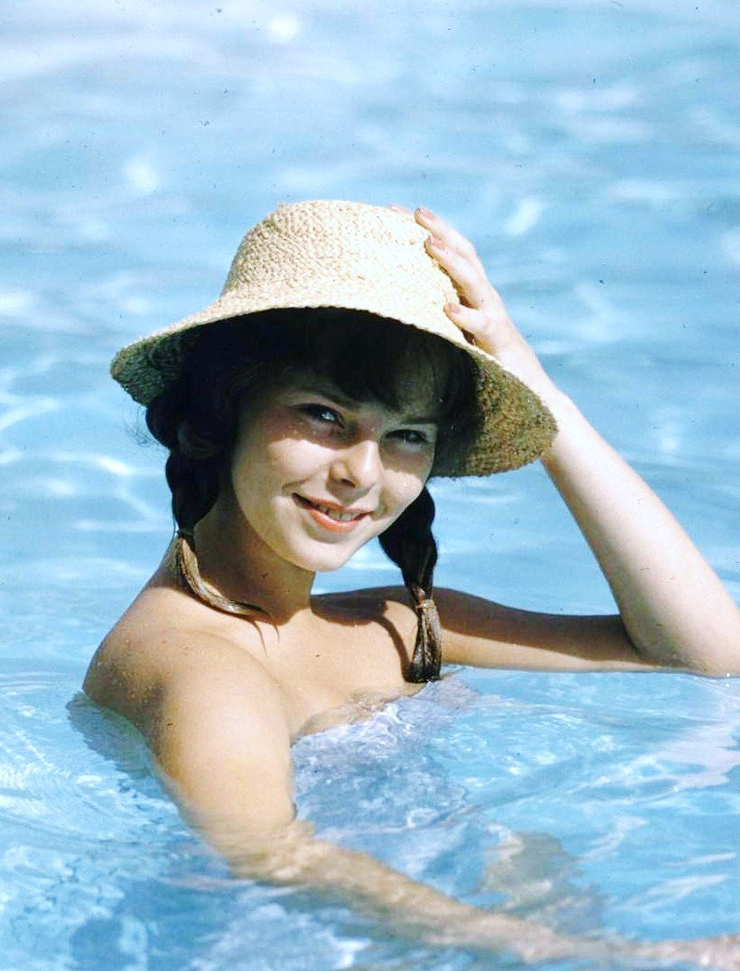 Anne Helm Anne Helm