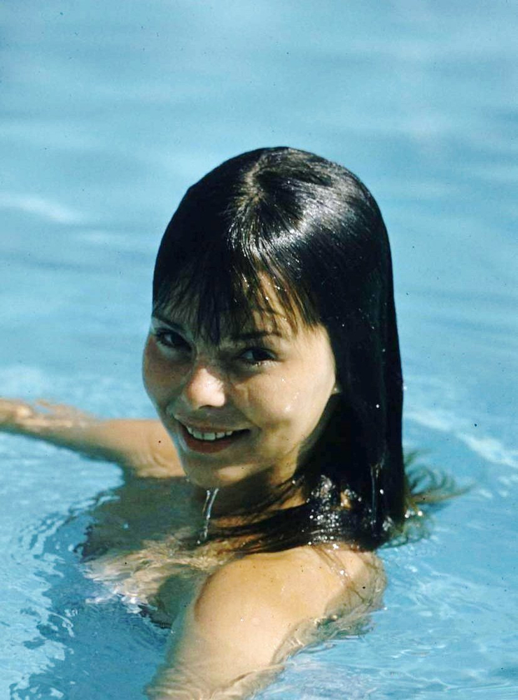 Anne Helm Anne Helm