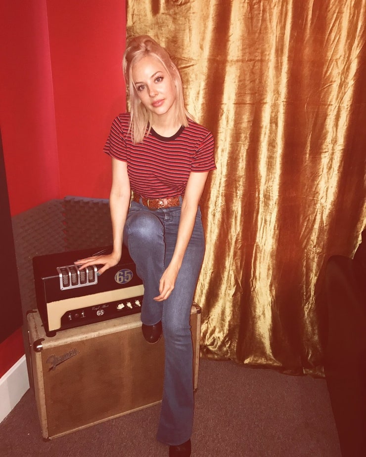 MacKenzie Porter MacKenzie Porter