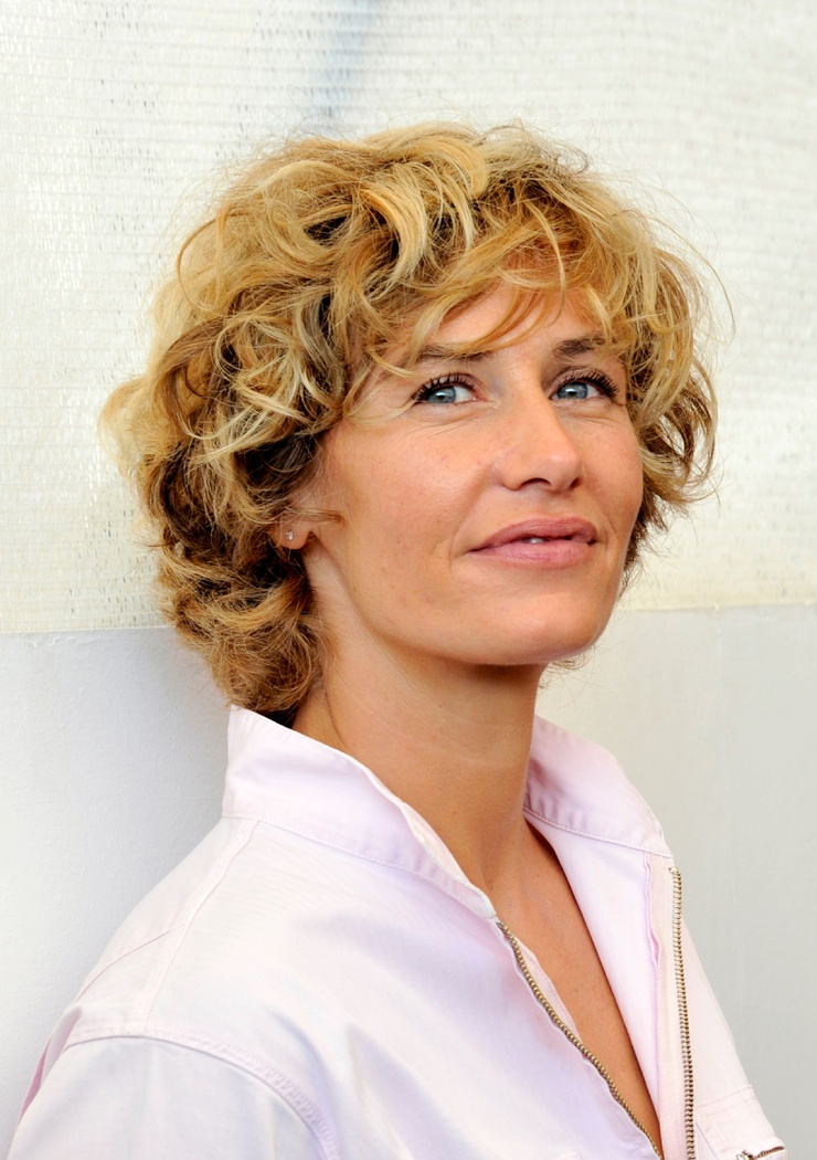 Cécile De France