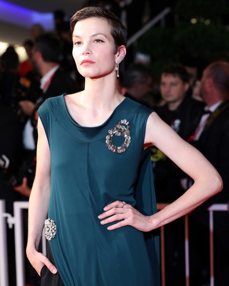 Sylvia Hoeks Sylvia Hoeks