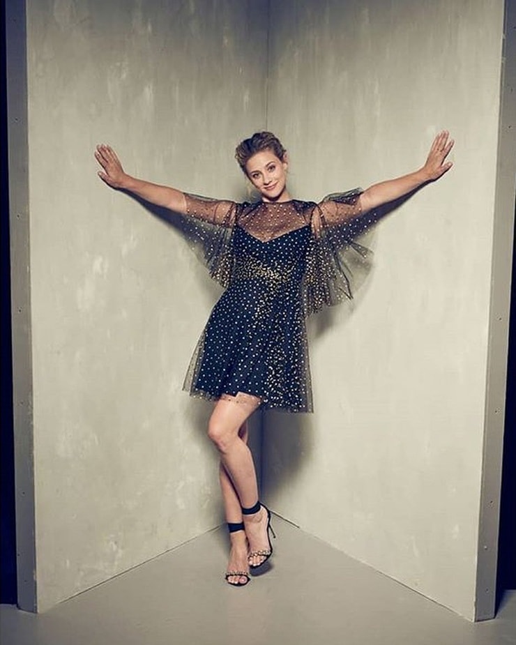 Lili Reinhart