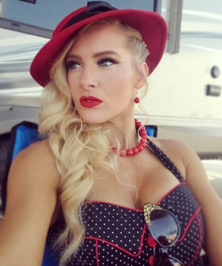 Lacey Evans
