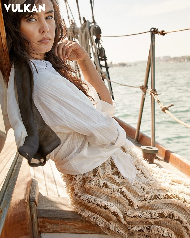 Courtney Eaton Courtney Eaton