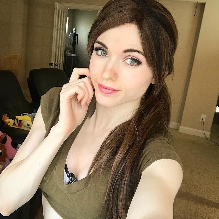 Picture of Amouranth