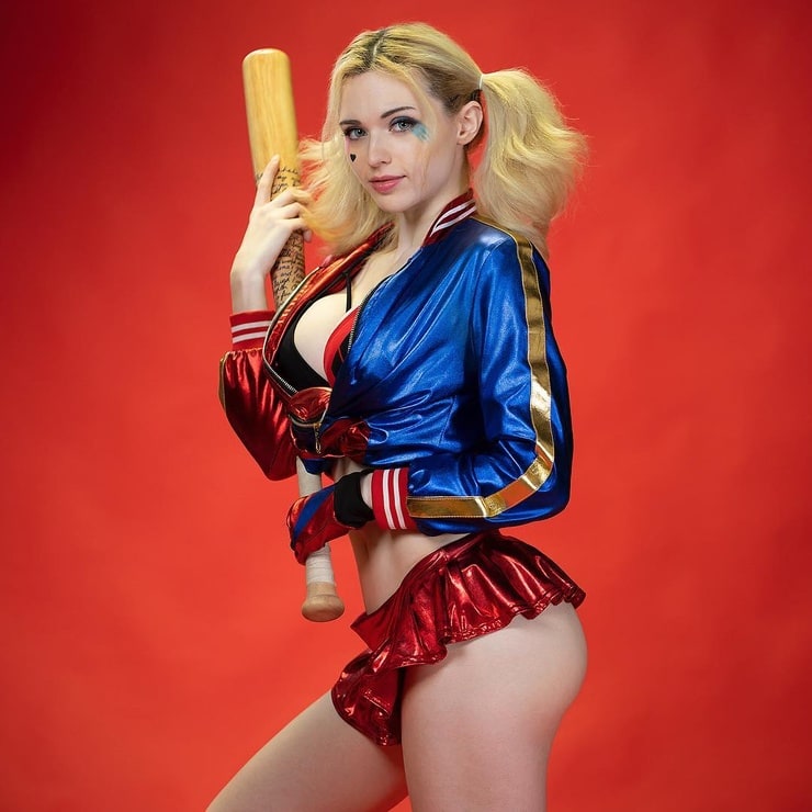 Amouranth uncovered photos