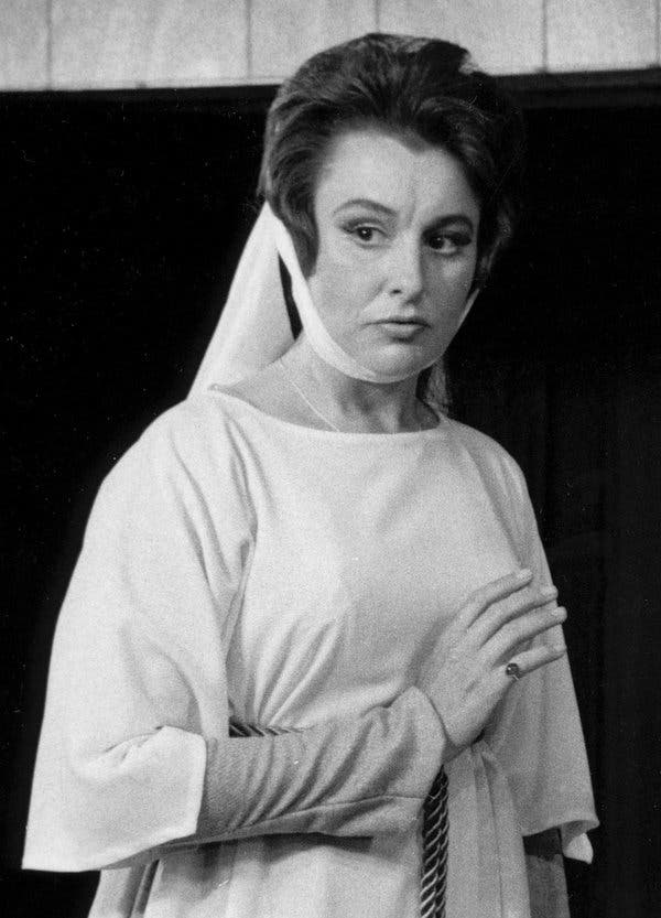 Jacqueline Brookes
