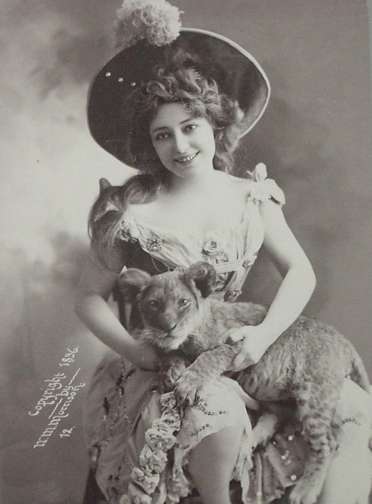 Anna Held