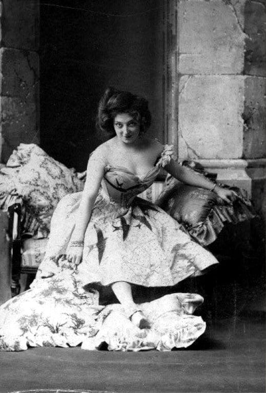 Anna Held