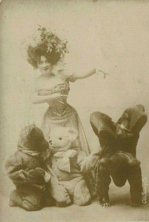 Anna Held