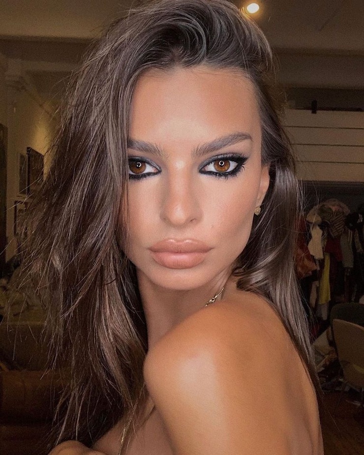 Emily Ratajkowski
