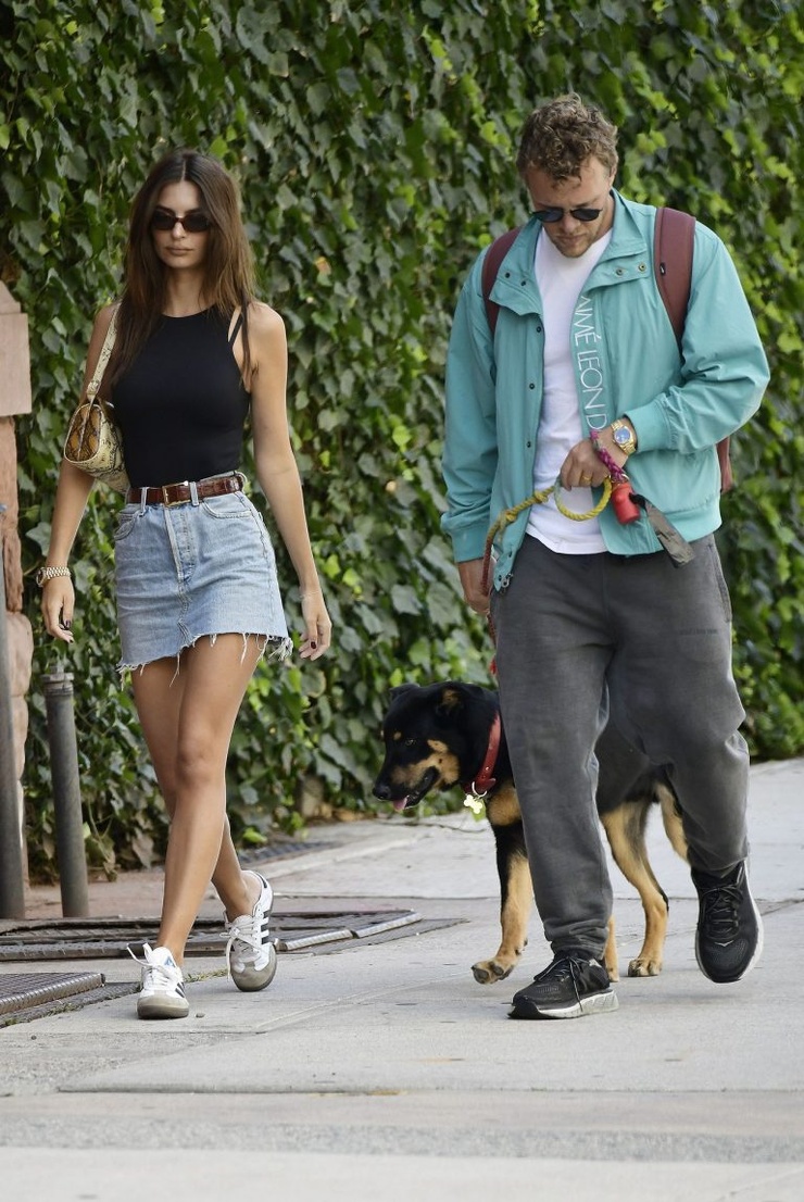 Emily Ratajkowski