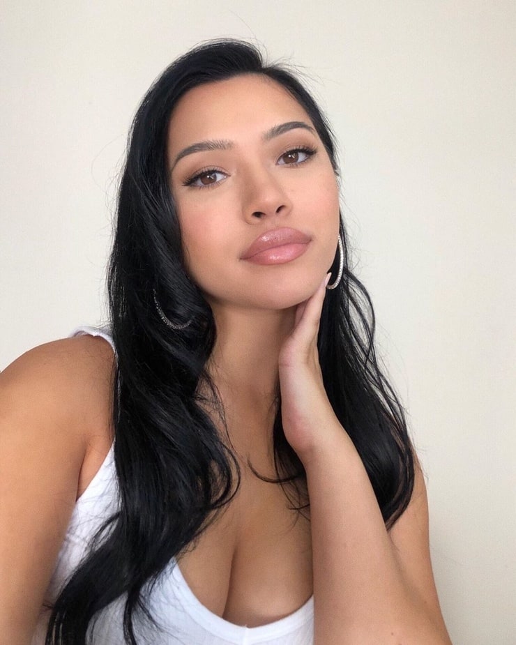 Picture Of Julia Kelly