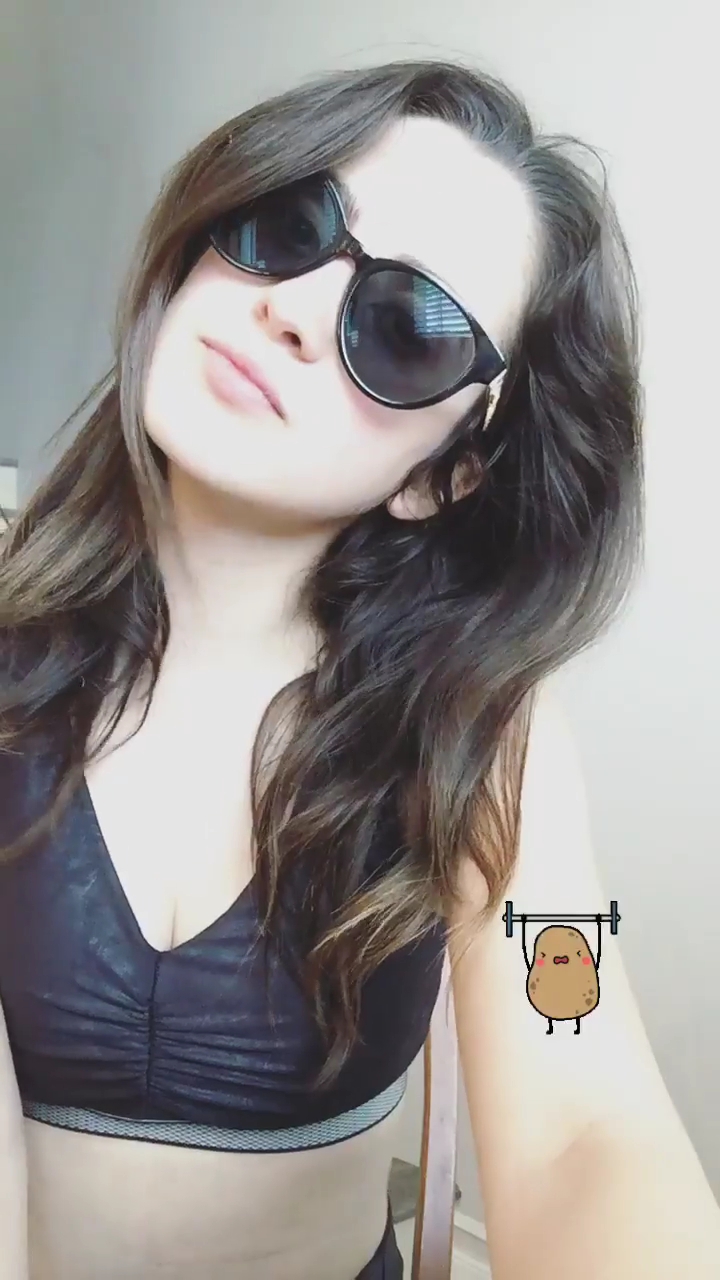 Laura Marano