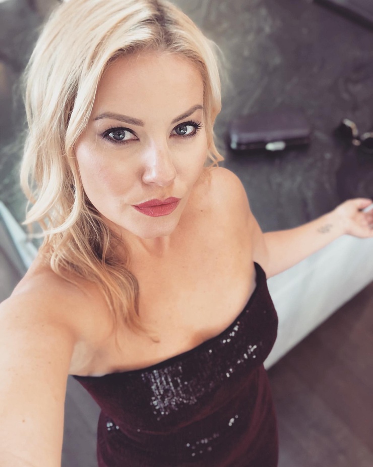 Elisha Cuthbert Elisha Cuthbert