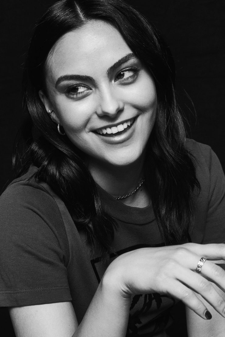 Camila Mendes