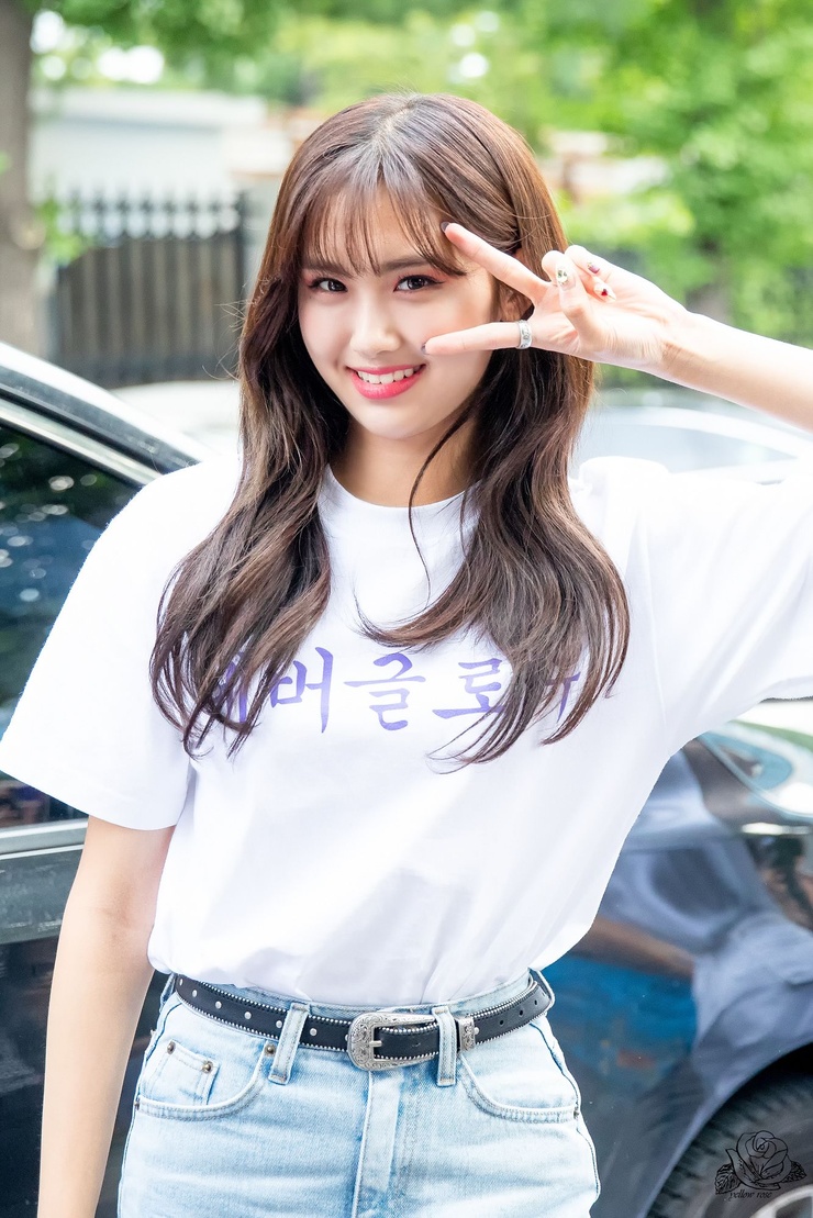 Aisha (EVERGLOW) Aisha (EVERGLOW)