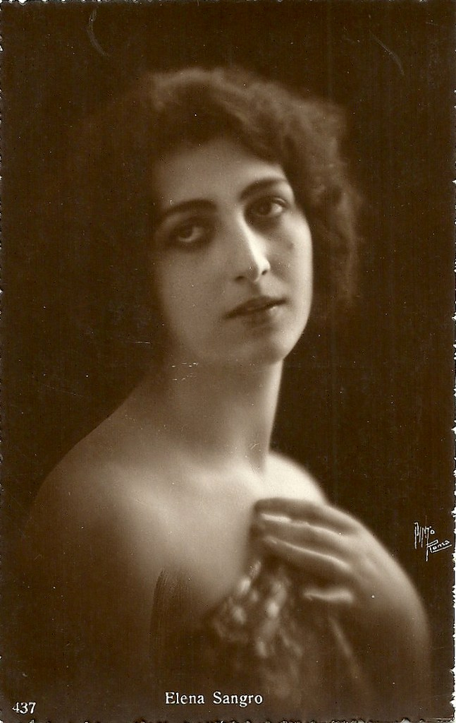 Elena Sangro