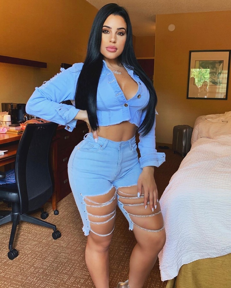 Stephanie Acevedo picture