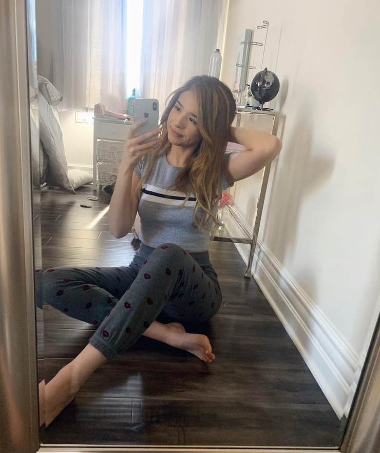 Pokimane picture