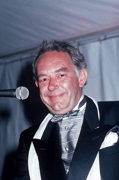 Robin Leach