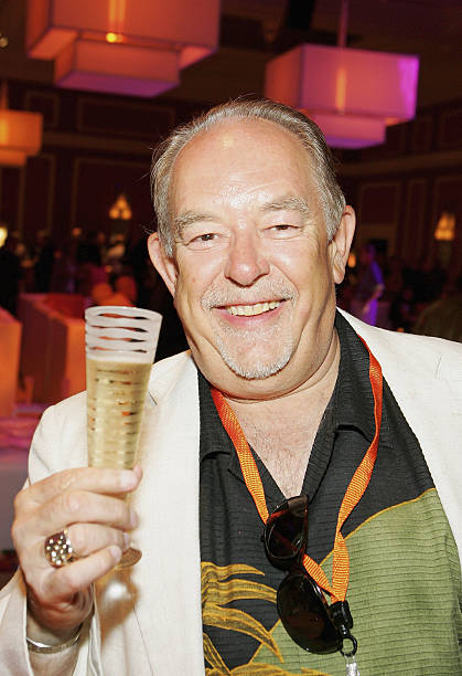 Robin Leach