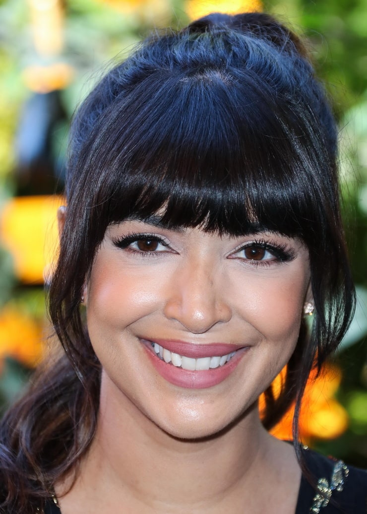 Hannah Simone