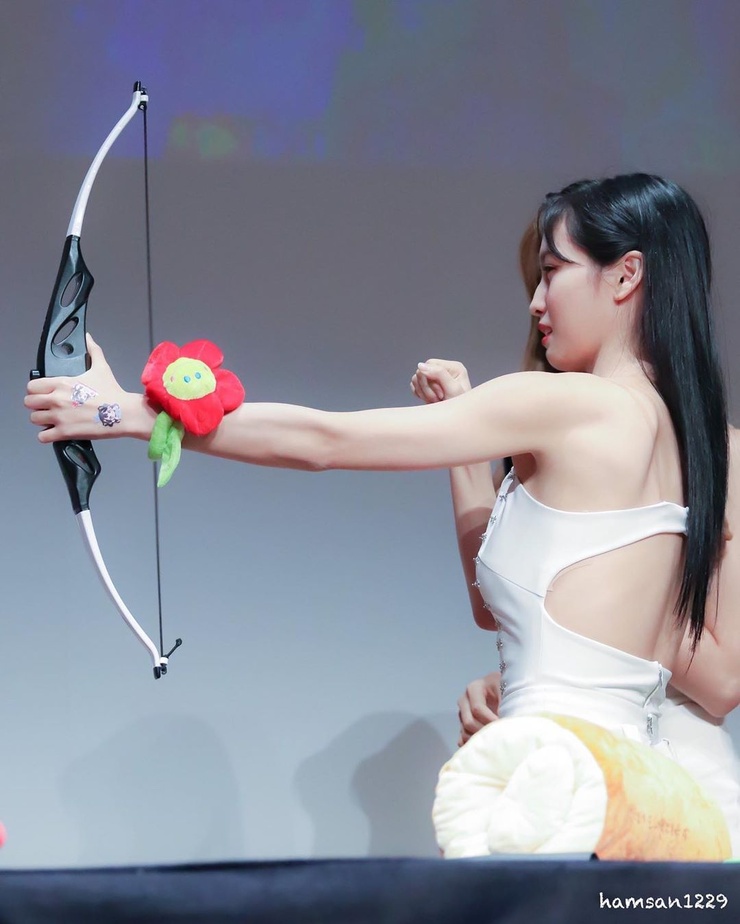 Hirai Momo