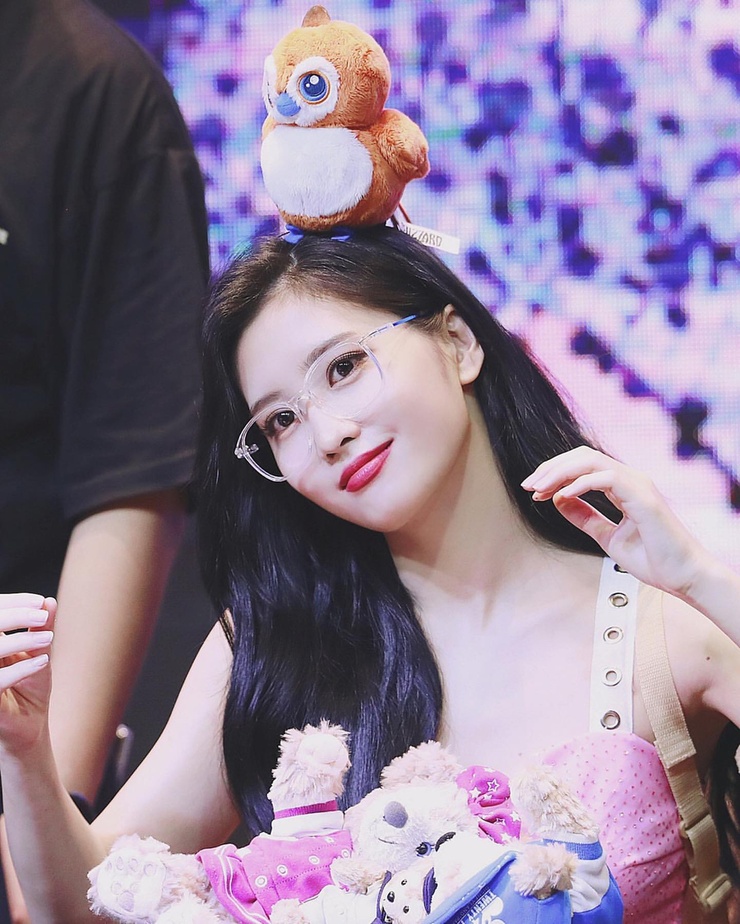 Hirai Momo