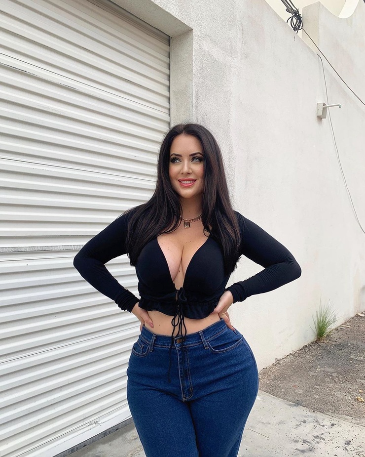 Holly Luyah