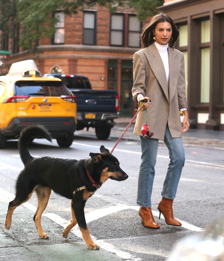 Emily Ratajkowski