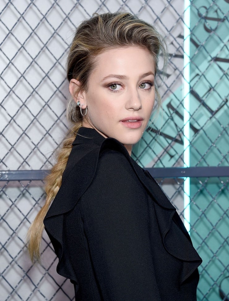 Next photo of Lili Reinhart