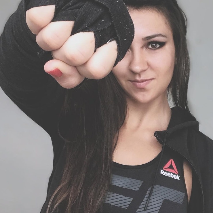 Amanda Ribas Amanda Ribas