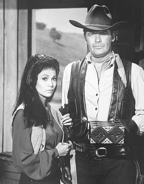 Barbara Luna, Peter Breck