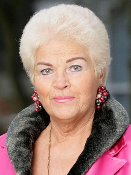 Pam St. Clement
