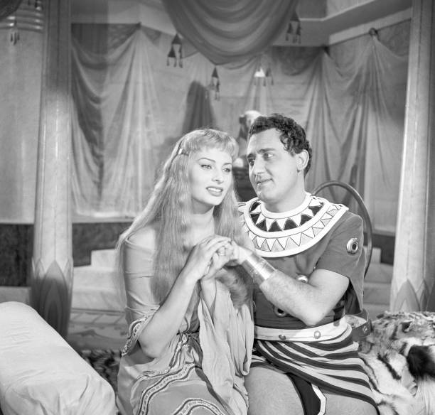 Due notti con Cleopatra (1964)