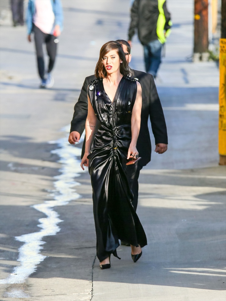 Lizzy Caplan