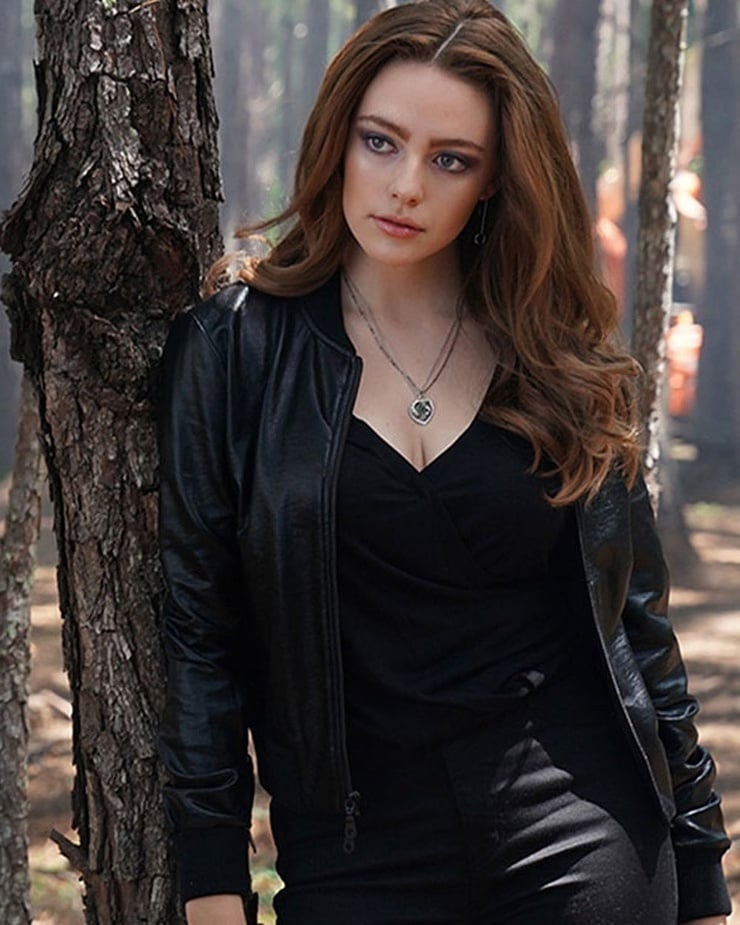 Danielle rose russell cleavage