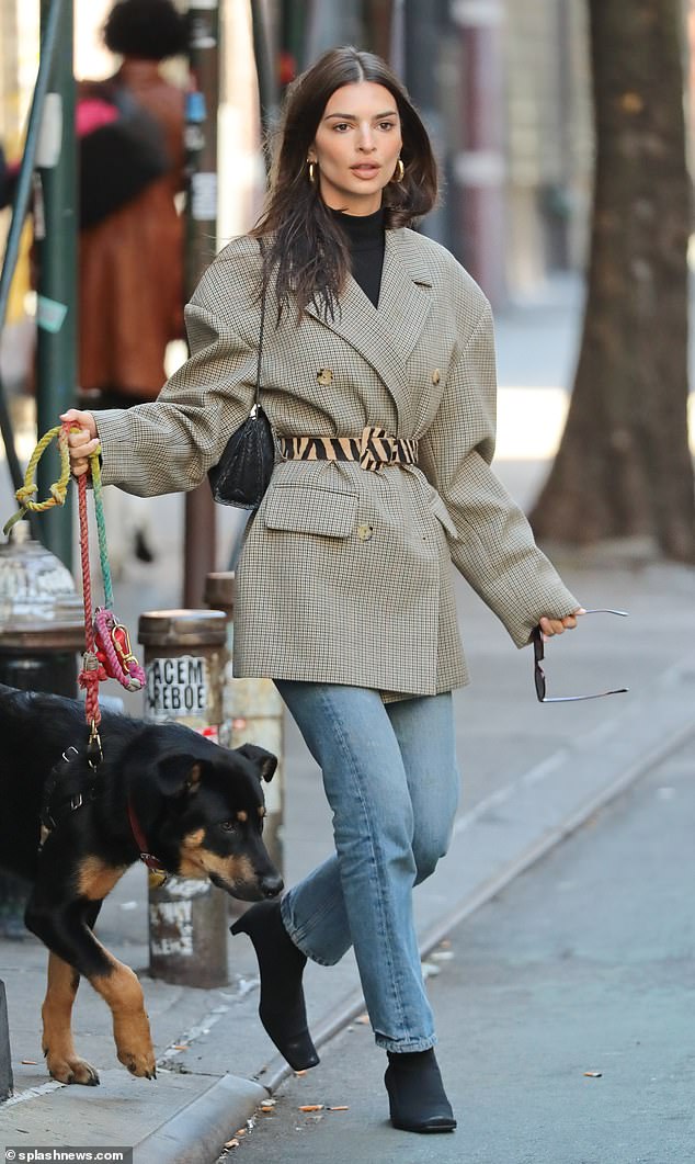Emily Ratajkowski