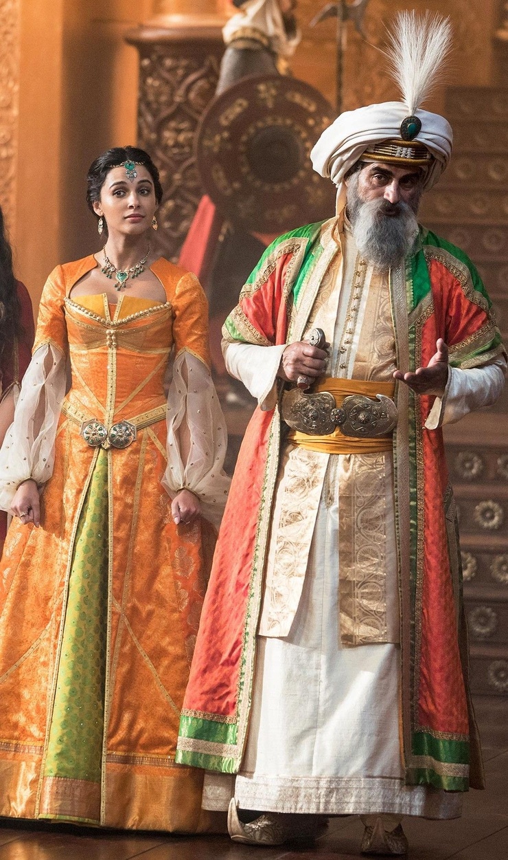 Jasmine (Naomi Scott)