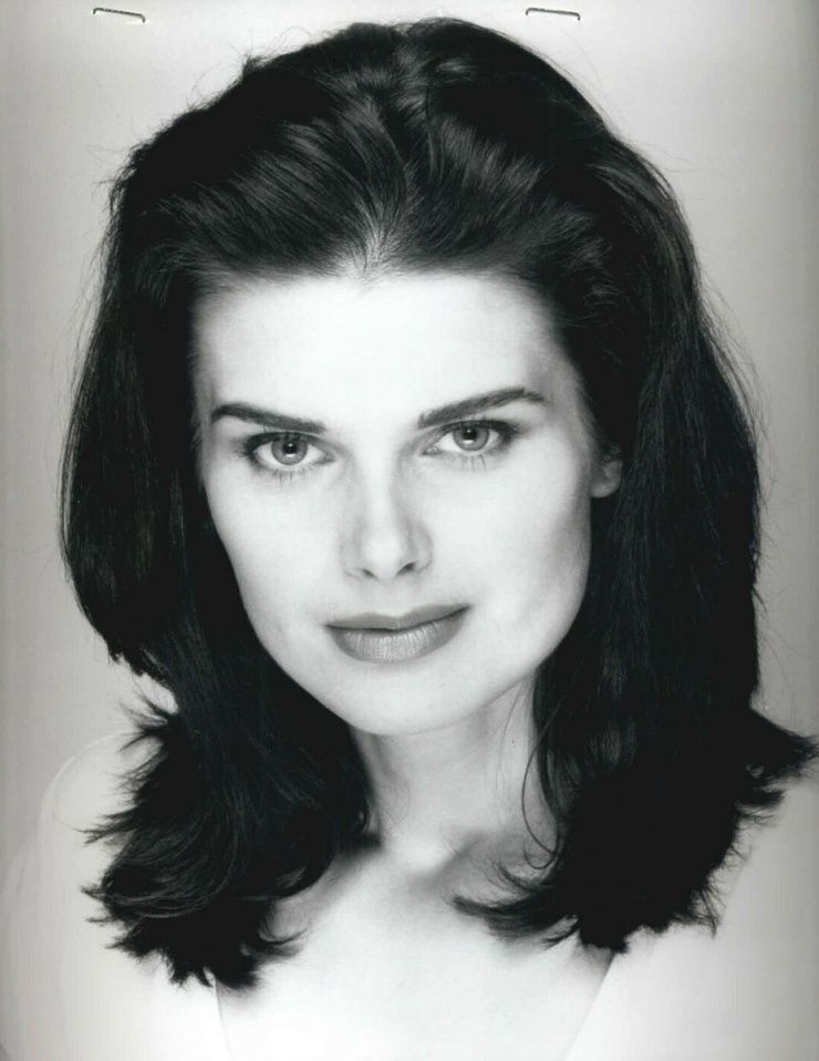 Carrie Genzel