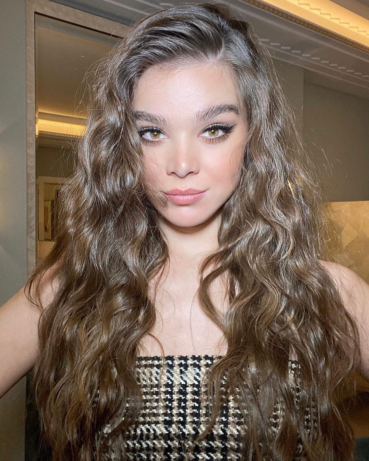 Hailee Steinfeld Hailee Steinfeld