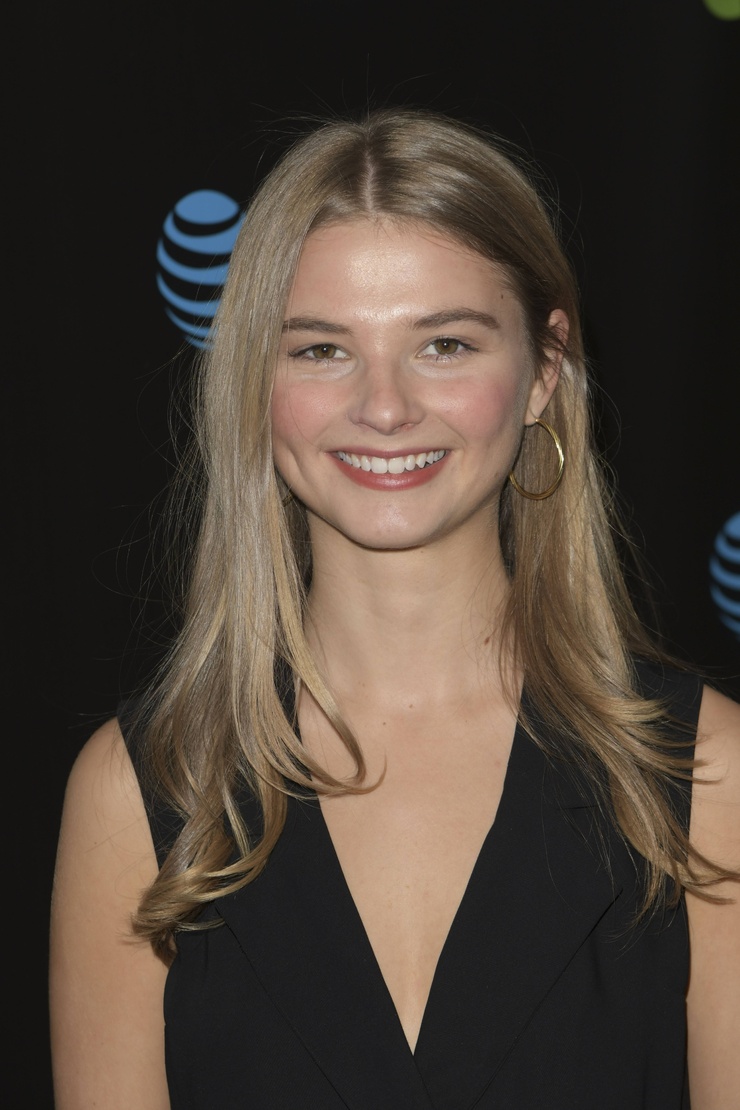 Stefanie Scott Stefanie Scott
