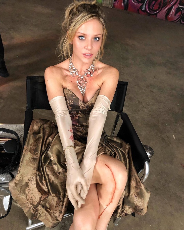 Tara Holt Tara Holt