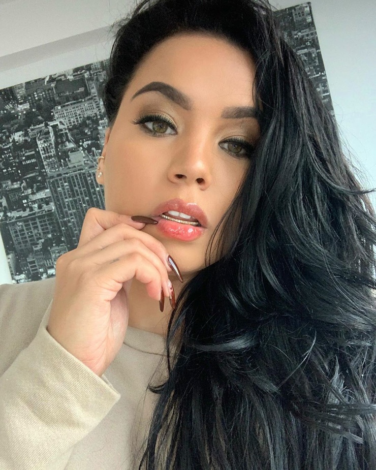 Stephanie Elyse Stephanie Elyse