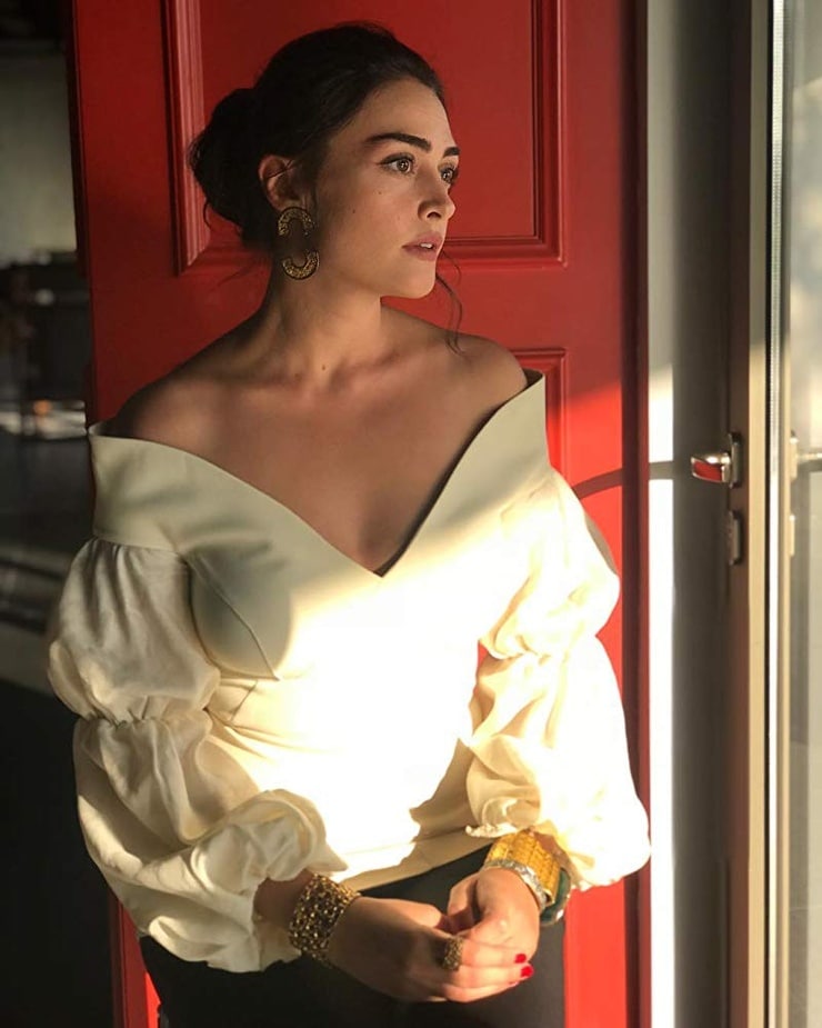 Esra Bilgiç Esra Bilgiç